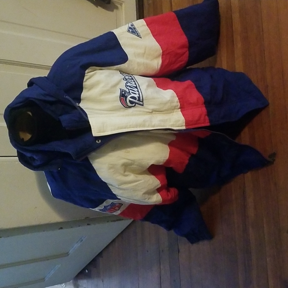 Patriots, hooded coat, size Large, Apex, NFL, red,white,blue, missing hoodstring